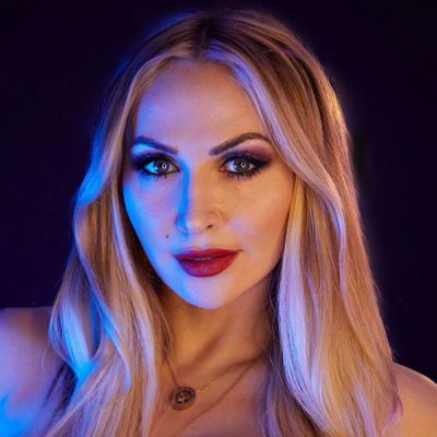 New Photos of Goddess Aphrodite | Bizarrstudio Elegance News