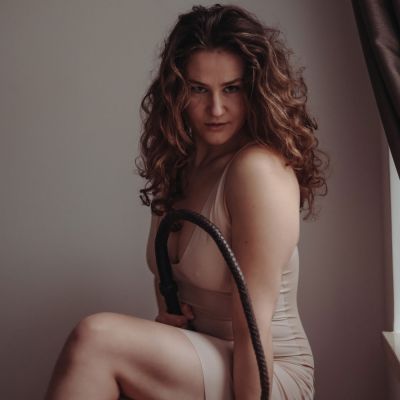 New in the Elegance domina studio: young dominatrix Romina | Bizarrstudio Elegance News