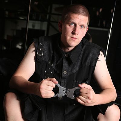 New in the dominatrix studio: Viktor Night | Bizarrstudio Elegance News