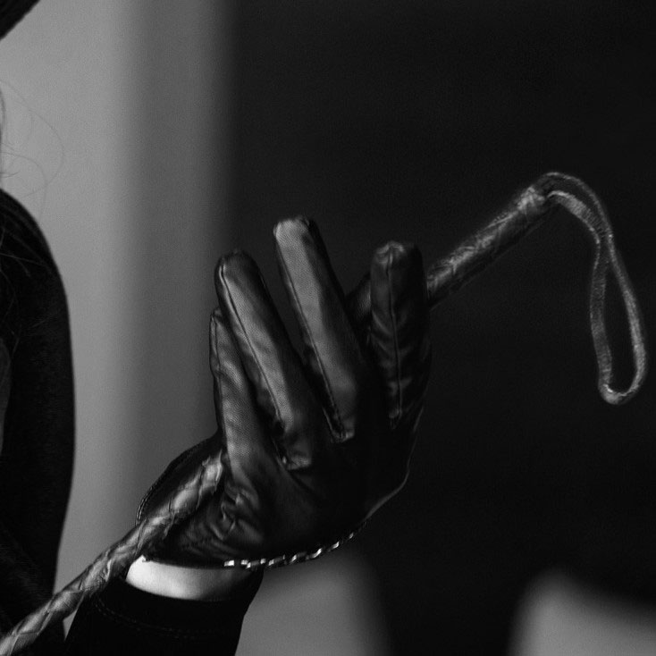 Flag- und Bondage-Session mit Herrin Xena | von Autor Painboy | Bizarrstudio Elegance Blog Flag- und Bondage-Session mit Herrin Xena | von Autor Painboy | Bizarrstudio Elegance Blog